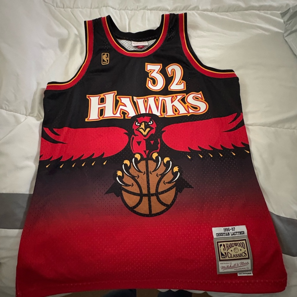 Mitchell & Ness Black and Red Atlanta Hawks #32 Jersey
